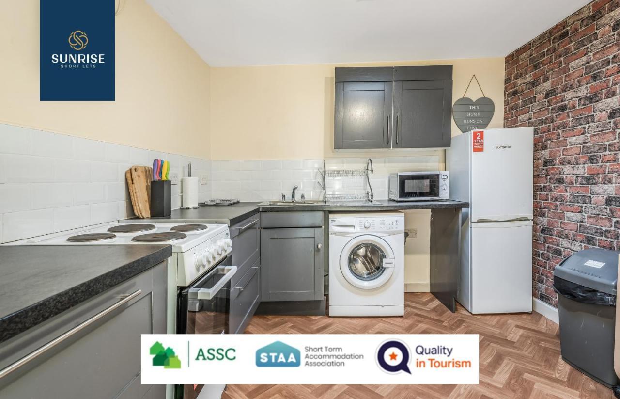 The Law, Has 4 Rooms With Tvs, 2 Bathrooms, Central, Free Parking, Fully Equipped, Contractor And Trades Favourite, 5 Mins To Centre - Long Stays, Invoice And Reduced Price Are Only Via Sunrise Short Lets Dundee Exterior foto
