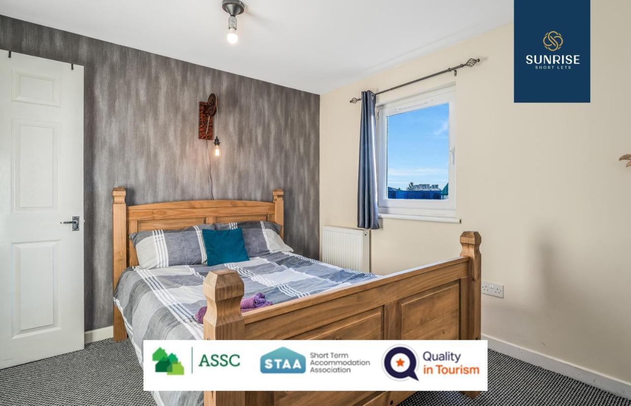 The Law, Has 4 Rooms With Tvs, 2 Bathrooms, Central, Free Parking, Fully Equipped, Contractor And Trades Favourite, 5 Mins To Centre - Long Stays, Invoice And Reduced Price Are Only Via Sunrise Short Lets Dundee Exterior foto